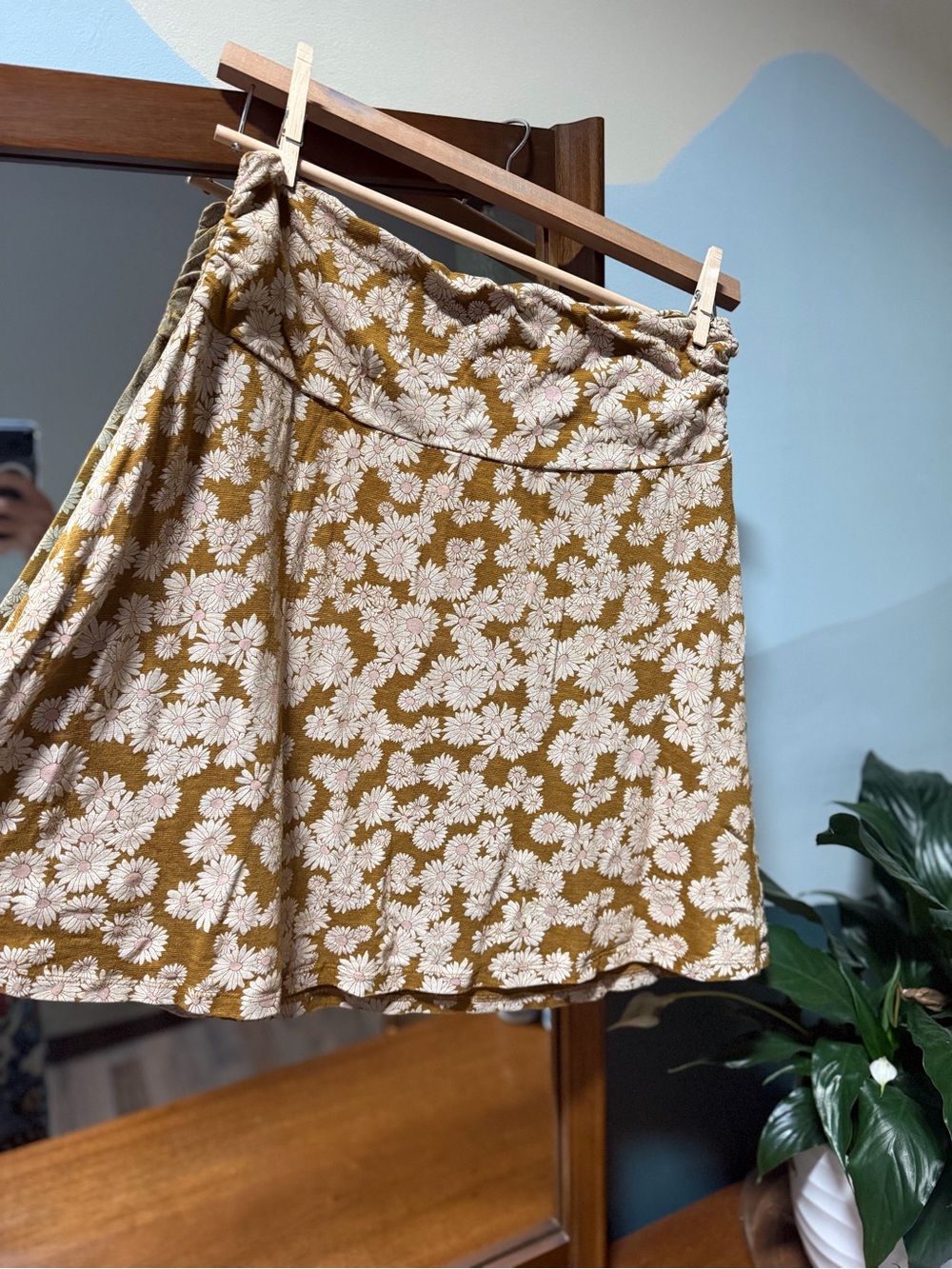 Toad & Co Floral Chaka Skirt in Mustard with White Daisy Print